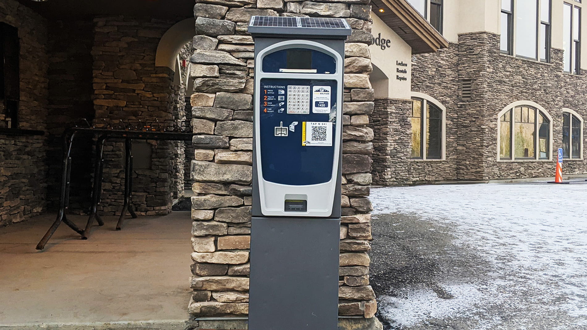 Parking fee payment kiosk