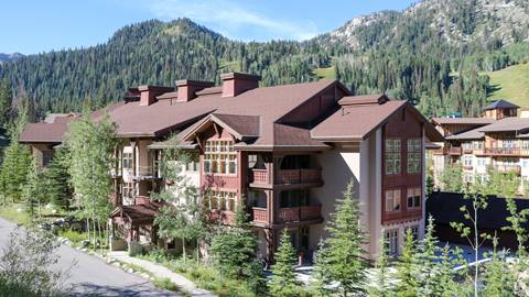 Eagle Springs East Summer Exterior View